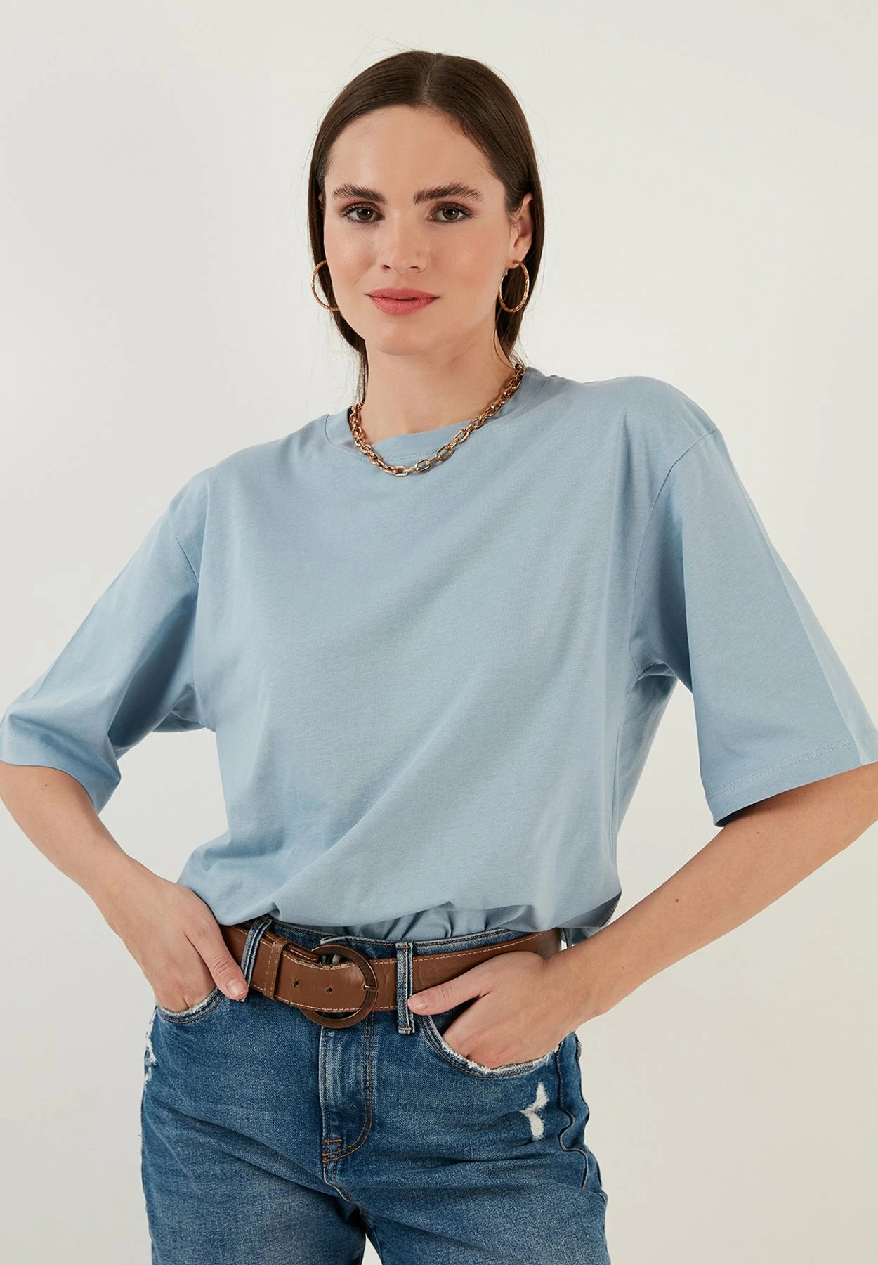 LELA Loose Fit - T-Shirt Basic - Baby Blue 6 LELA Loose Fit - T-Shirt Basic - Baby Blue - Afbeelding 4