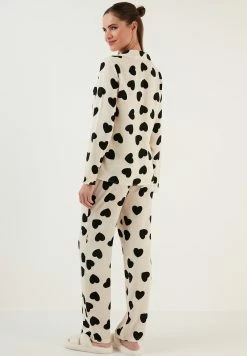 LELA Set - Pyjama - Beige -LELA Winkel 072e2d8900074e089eb355ffdbfcc466