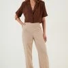 LELA Regular Fit - Broek - Light Brown -LELA Winkel 0855ab2224b2493f8f39eb6cb613144d