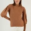 LELA Regular Fit - Trui - Light Brown 1 LELA Regular Fit - Trui - Light Brown -LELA Winkel 0b82e422cb7a40e5b08a2e48e1ccf657