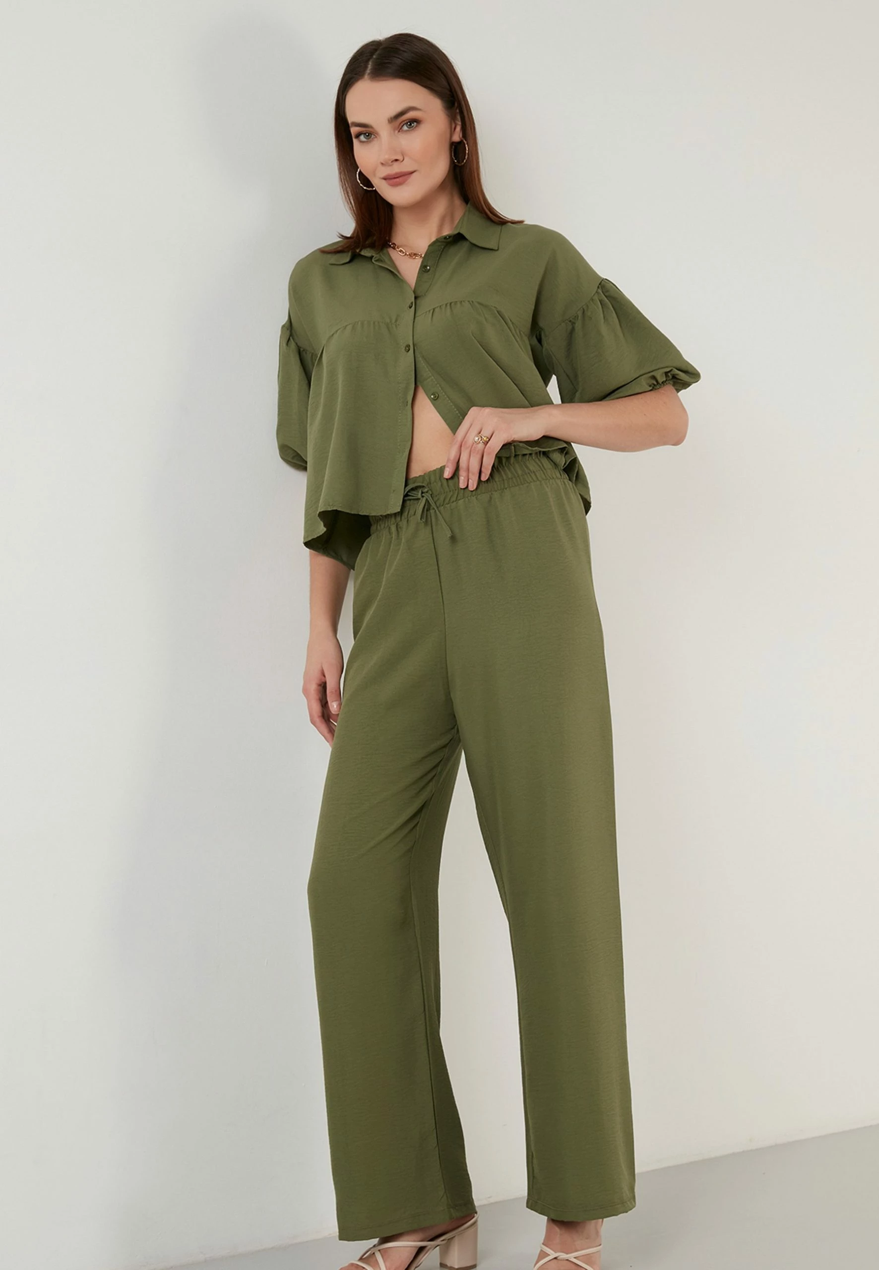 LELA Loose Fit- Broek - Khaki 8 LELA Loose Fit- Broek - Khaki - Afbeelding 6