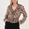 LELA Regular Fit - Blouse - Leopard -LELA Winkel 0ddac5f9a40b4b6e8c468afb5f1b2864