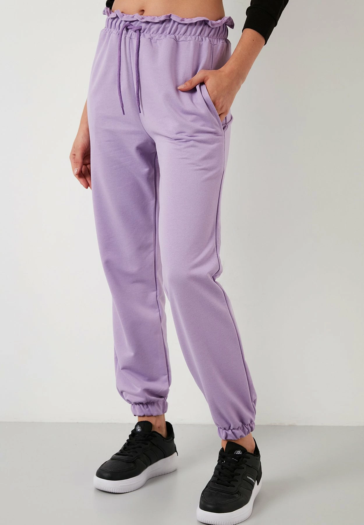 LELA Regular Fit - Trainingsbroek - Lilac 6 LELA Regular Fit - Trainingsbroek - Lilac - Afbeelding 4