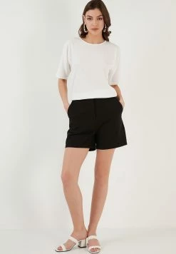 LELA Regular Fit - T-Shirt Basic - Ecru -LELA Winkel 126ac6cd1ee34347a9bc61faa066de1a