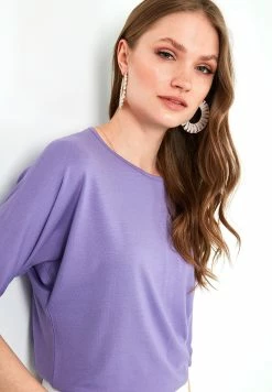 LELA Crew Neck- Longsleeve - Lilac -LELA Winkel 1345b472d3024dacbb40b8ed1120fa29