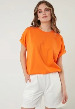LELA Crew Neck- T-Shirt Basic - Orange Color -LELA Winkel 154b0dcba0a64548898bf7c4fa065bba