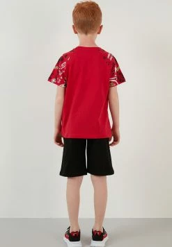 LELA Regular Fit T-Shirt And Shorts - Trainingspak - Red/Black/White -LELA Winkel 1629d19d7b5c4dde97d244698c05e581