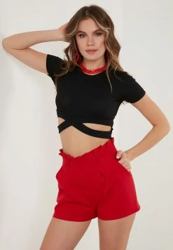 LELA Slim Fit- T-Shirt Print - Black 10 LELA Slim Fit- T-Shirt Print - Black -LELA Winkel 16b2c9a4b32b45d291faa03507e32d76