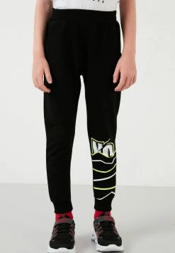 LELA Regular Fit - Trainingspak - Dark Green 9 LELA Regular Fit - Trainingspak - Dark Green -LELA Winkel 18da27a1dbcd4c359631778693a22a6b