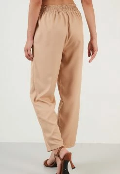 LELA Regular Fit - Broek - Camel 10 LELA Regular Fit - Broek - Camel -LELA Winkel 19c2cb8381504d46ab43636a80cb30df