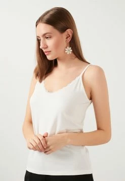 LELA Athlete - Top - Ecru 8 LELA Athlete - Top - Ecru -LELA Winkel 1cc4240be1d64f21bd07452c69b9b9f2