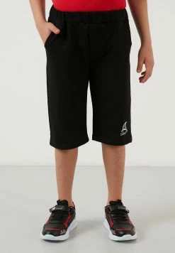 LELA Regular Fit - Shorts - Red -LELA Winkel 21b8b3d13f564321aa003e5559cc6a0a