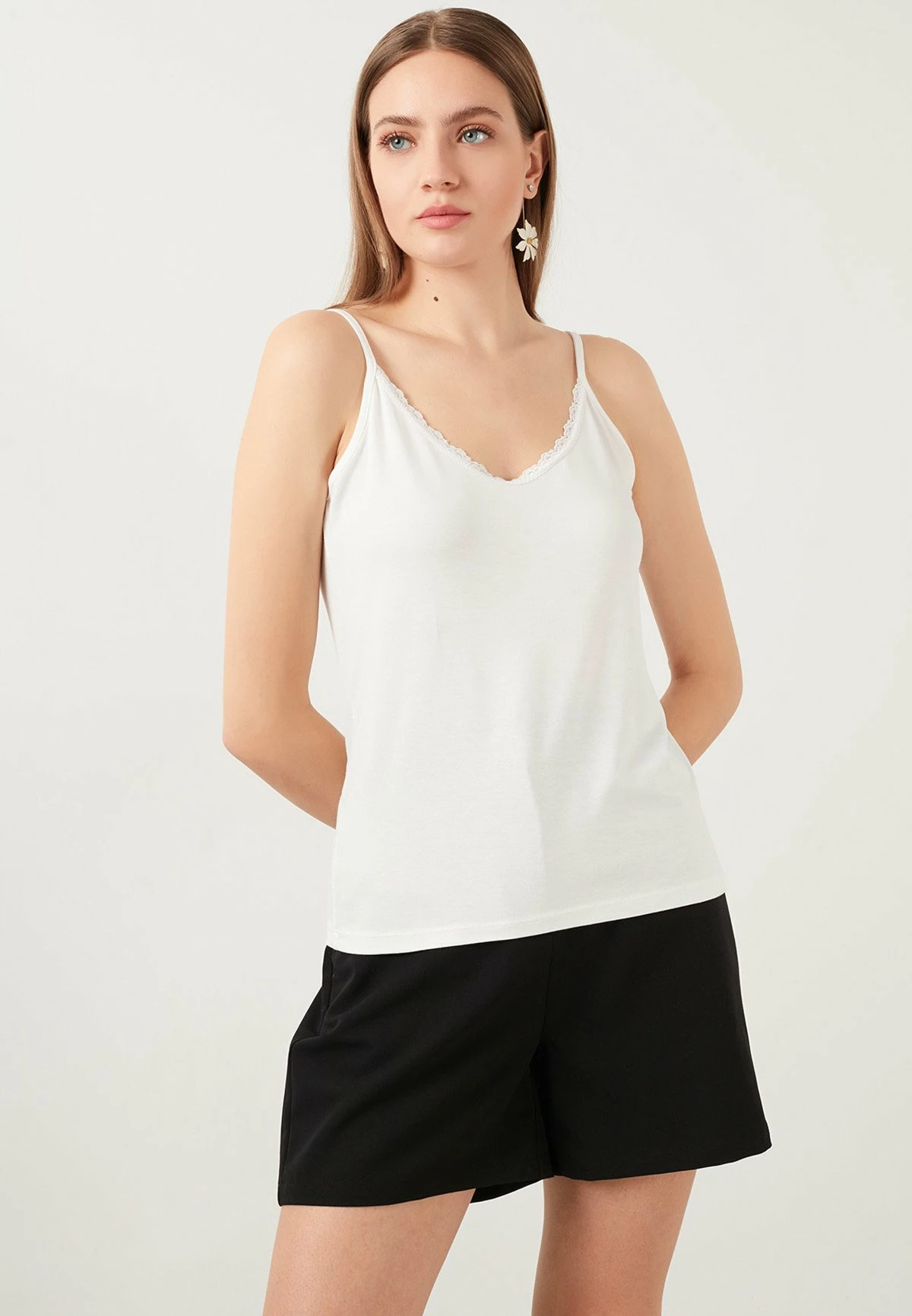 LELA Athlete - Top - Ecru 3 LELA Athlete - Top - Ecru