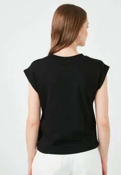 LELA Basic - T-Shirt Basic - Black -LELA Winkel 237e76d1dac5486b872d28cb06f345f6