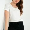 LELA V Neck- T-Shirt Basic - Ecru -LELA Winkel 25c9acc3950e493a9bbe50d2c4002aed