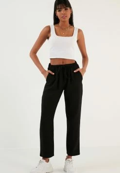 LELA Regular Fit - Trainingsbroek - Black -LELA Winkel 273e506bf84a4a7ca5cc1733938a9257