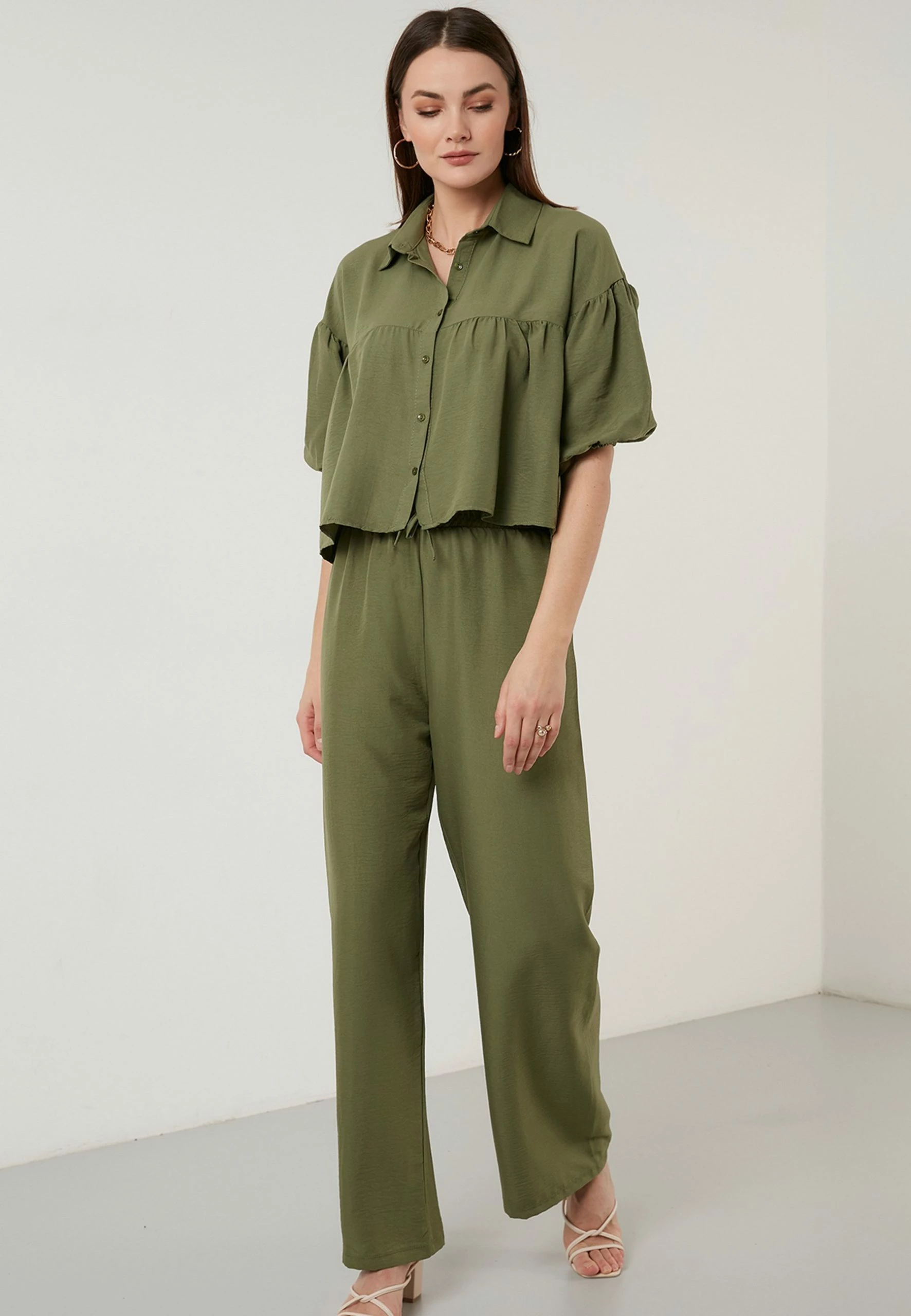 LELA Loose Fit- Broek - Khaki 4 LELA Loose Fit- Broek - Khaki - Afbeelding 2