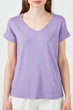 LELA V Neck- T-Shirt Basic - Lilac -LELA Winkel 295bd33c4c144d37813d432bb3c1f534