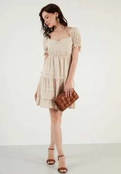 LELA Slim Fit - Jurk - Beige -LELA Winkel 2dfcc3a44802407c8135ce8aa5d711f1