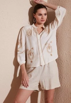 LELA Regular Fit - Overhemdblouse - Ecru Beige 12 LELA Regular Fit - Overhemdblouse - Ecru Beige -LELA Winkel 31801020a55a4085b12127ebbbf91ff1