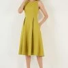 LELA Crew Neck Pleated Midi - Cocktailjurk - Olive