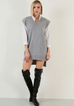 LELA T-Shirt Basic - Grey 11 LELA T-Shirt Basic - Grey -LELA Winkel 35d6e021436041eaab0c73bfffaf9b93