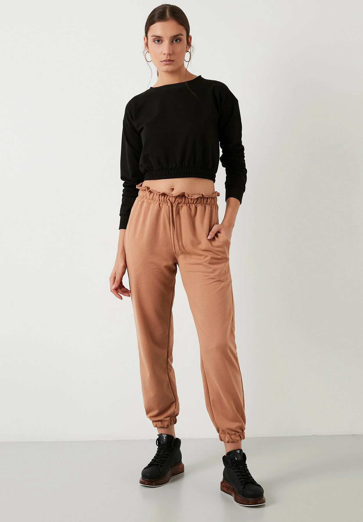 LELA Regular Fit - Trainingsbroek - Biscuit Color 4 LELA Regular Fit - Trainingsbroek - Biscuit Color - Afbeelding 2