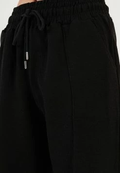 LELA Broek - Black -LELA Winkel 3a4d4ed31b8e431fb701f636220efaab