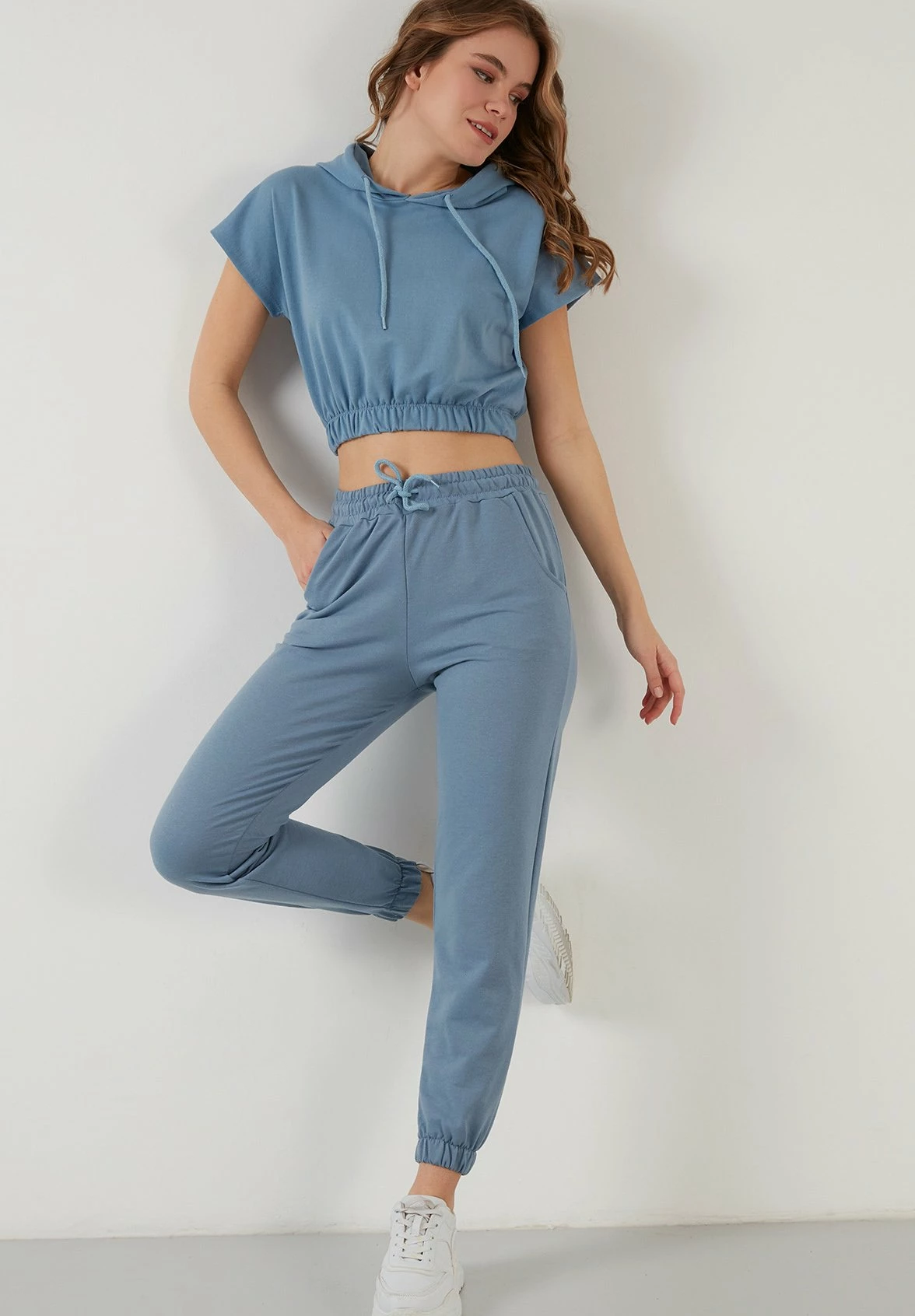 LELA Slim Fit - Trainingsbroek - Baby Blue 4 LELA Slim Fit - Trainingsbroek - Baby Blue - Afbeelding 2
