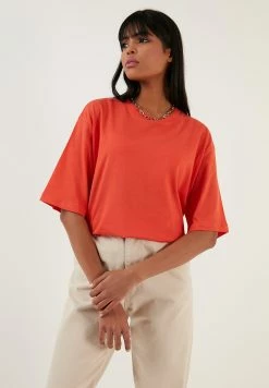 LELA Loose Fit - T-Shirt Basic - Brick Red -LELA Winkel 3ce62e16748b4bda85d153dc8e280132