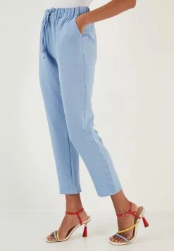 LELA Regular Fit - Broek - Baby Blue -LELA Winkel 3d98d9850b8d4b129616d8d28fe9c8b7