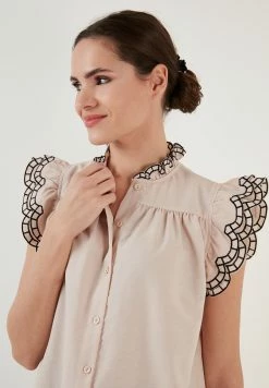 LELA Regular Fit - Overhemdblouse - Beige -LELA Winkel 3e9fd79723224982803c092a838845ff