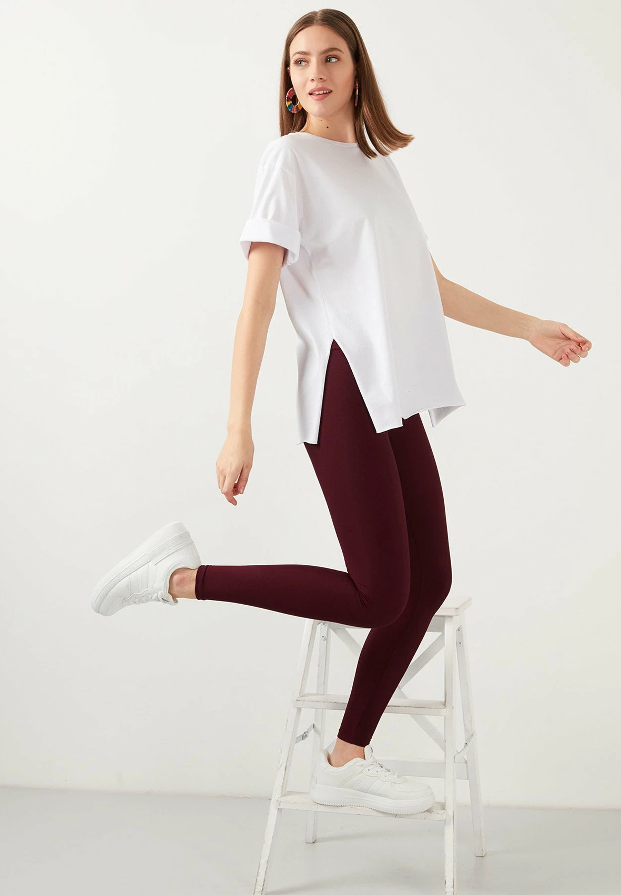 LELA Slim Fit - T-Shirt Basic - White 5 LELA Slim Fit - T-Shirt Basic - White - Afbeelding 3