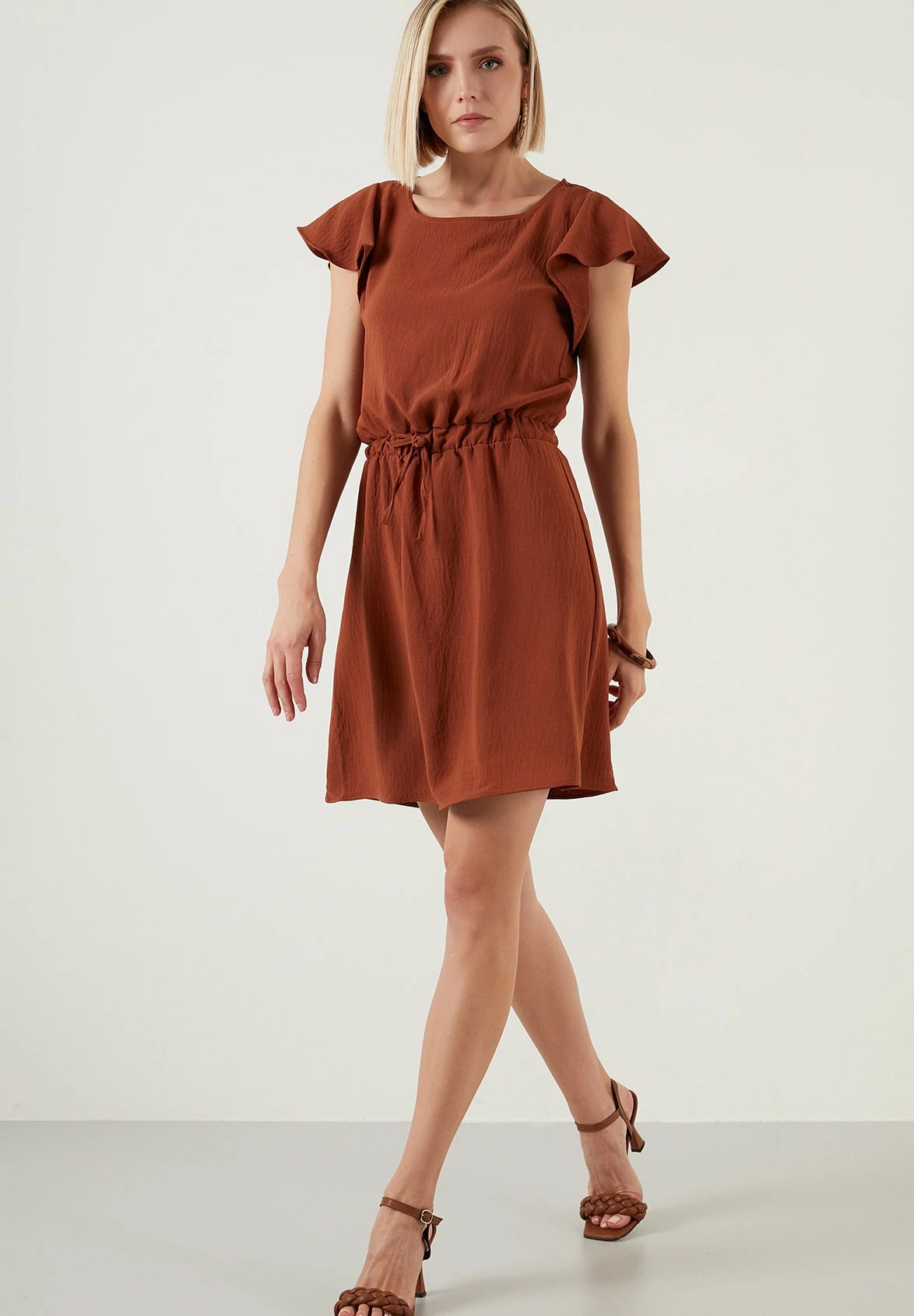 LELA Regular Fit - Jurk - Brick Red 4 LELA Regular Fit - Jurk - Brick Red - Afbeelding 2