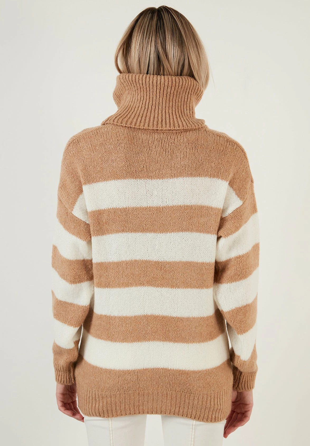 LELA Trui - Light Brown 5 LELA Trui - Light Brown - Afbeelding 3