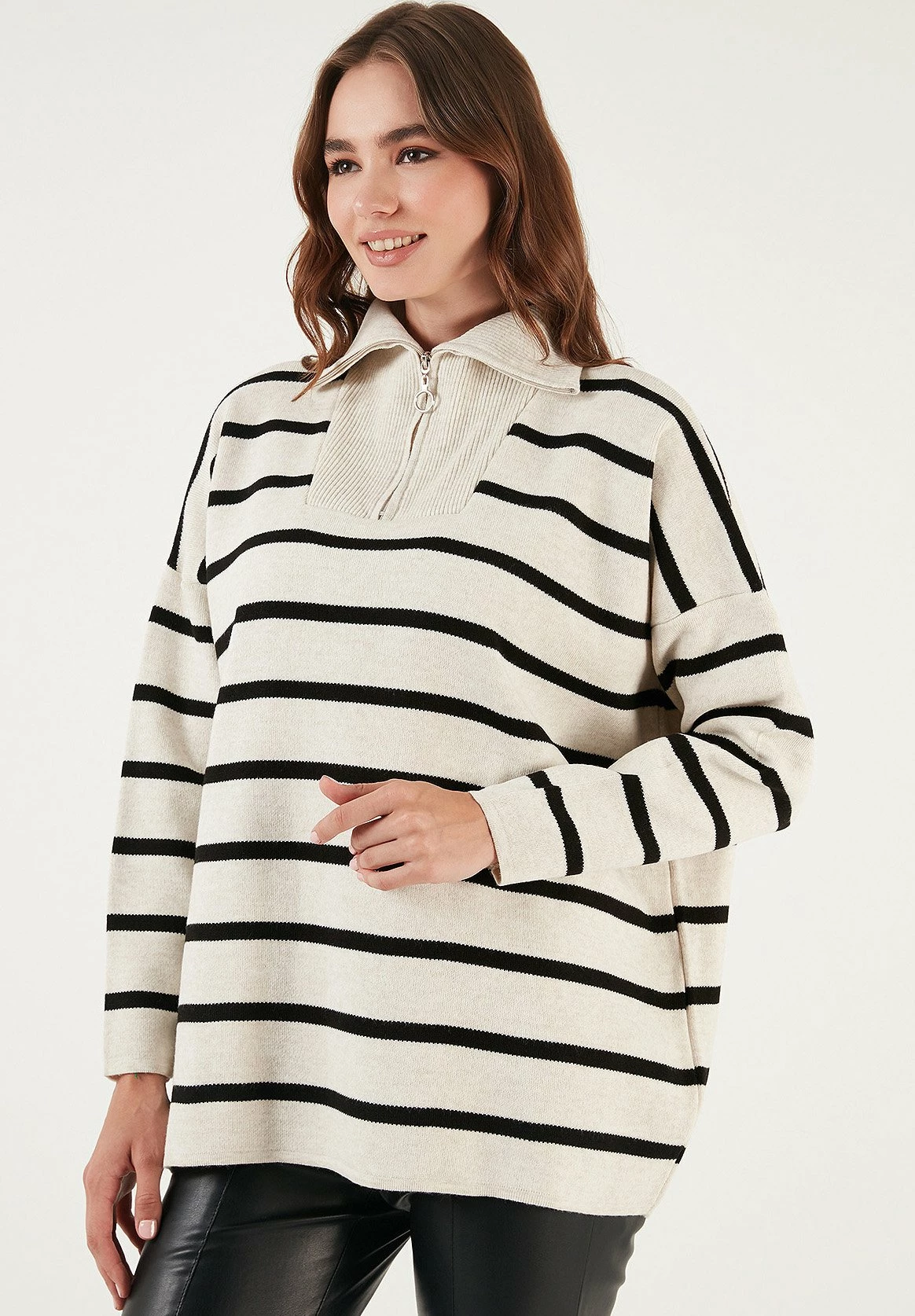 LELA Trui - Light Stone/Black 6 LELA Trui - Light Stone/Black - Afbeelding 4