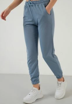 LELA Slim Fit - Trainingsbroek - Baby Blue 8 LELA Slim Fit - Trainingsbroek - Baby Blue -LELA Winkel 520add2a8af5473e8fa72cc78ed3496c