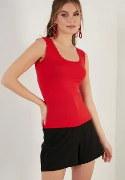 LELA Slim Fit - Top - Red