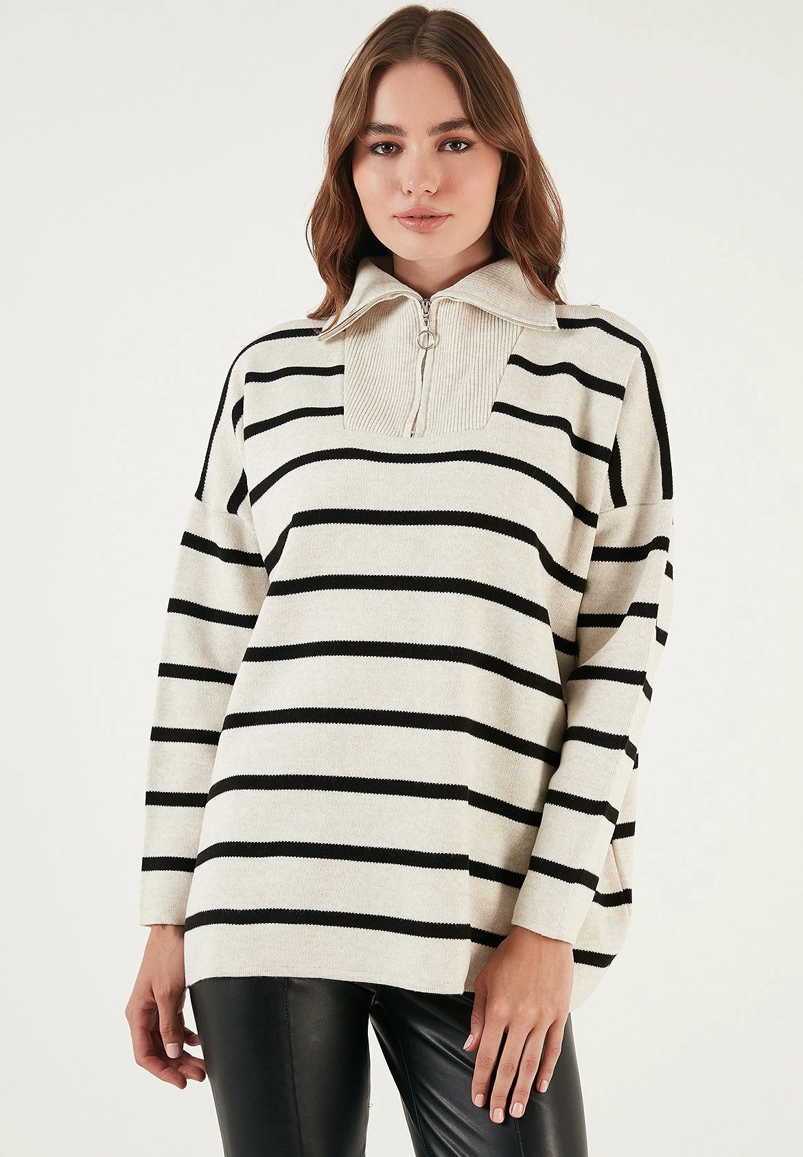 LELA Trui - Light Stone/Black 3 LELA Trui - Light Stone/Black