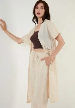 LELA Two Piece Set - Regular Fit - Vest - Beige -LELA Winkel 66a207d63762428ea50ddf699e243e83