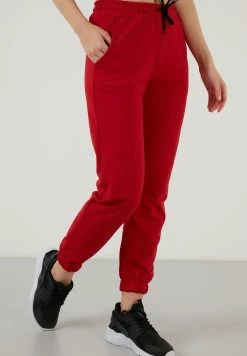 LELA Slim Fit - Trainingsbroek - Red -LELA Winkel 6896e69fe70040048443b16ad7f70ad2