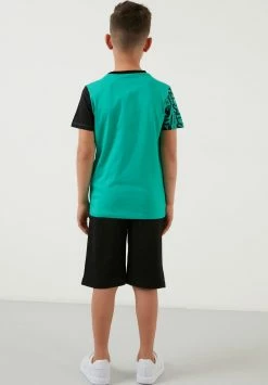 LELA Regular Fit T-Shirt And Shorts - Shorts - Benetton Color -LELA Winkel 6d40cf9f252b48dc8ac773b877700d23