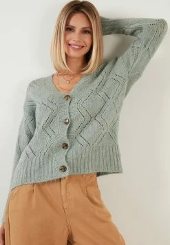 LELA Regular Fit - Vest - Almond Green -LELA Winkel 6d88c914c3f244bbaf2e85a9f749eaa3