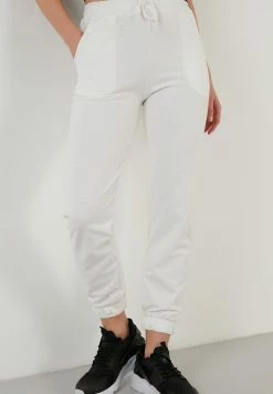 LELA Slim Fit - Trainingsbroek - Ecru -LELA Winkel 7061b25568854947bdb54fd5e4eb3296