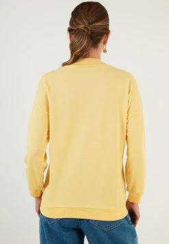 LELA Regular Fit - Sweater - Yellow -LELA Winkel 72648be9d2aa47d0943634996550cfce