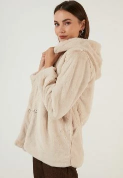 LELA Winterjas - Beige -LELA Winkel 7541fd5be6644e94ba5d1dfcae562a7f
