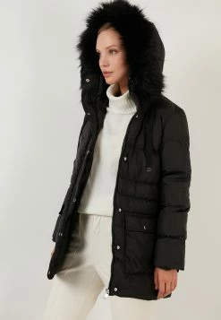 LELA Regular Fit - Winterjas - Black -LELA Winkel 7731a34f8e004ee48d32fab9e0f879de