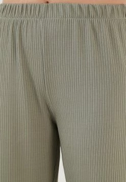 LELA Regular Fit - Broek - Almond Green -LELA Winkel 79845d7266214e58a65beaa6ce8e8a75