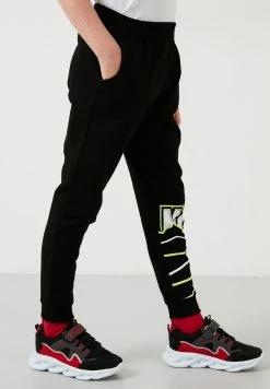 LELA Regular Fit - Trainingspak - Dark Green 11 LELA Regular Fit - Trainingspak - Dark Green -LELA Winkel 7c5cfb5fca96453280aa3b3e426ec3d4