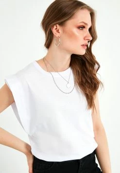 LELA Crew Neck - T-Shirt Basic - White -LELA Winkel 81b4b58dc783417784d8c50dafe2f2c8